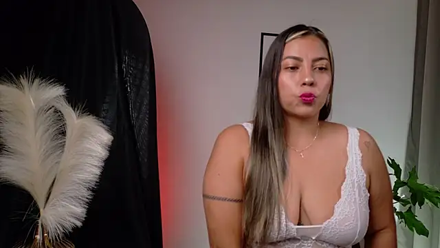 Zara Nova online show from 4, 4, 2026