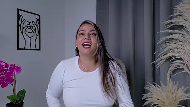 Zara Nova online show from 28, 11, 2025