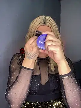 melani ferraraa  online show from 25, 4, 2026