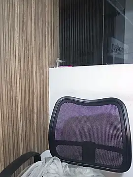 Valk submissive online show from 5, 4, 2026