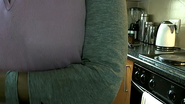 NewBeginnings8 online show from 26, 11, 2025