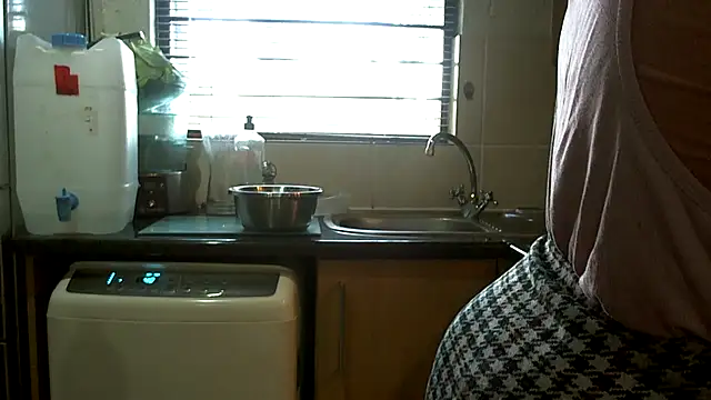 Snapshot of NewBeginnings8 chatting on 16, 5, 2026 NewBeginnings8 online show from 16, 5, 2026