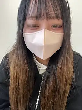 Snapshot of emiri_da_nyan chatting on 5, 5, 2026 emiri da nyan online show from 5, 5, 2026
