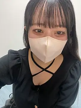 Snapshot of emiri_da_nyan chatting on 13, 5, 2026 emiri da nyan online show from 13, 5, 2026
