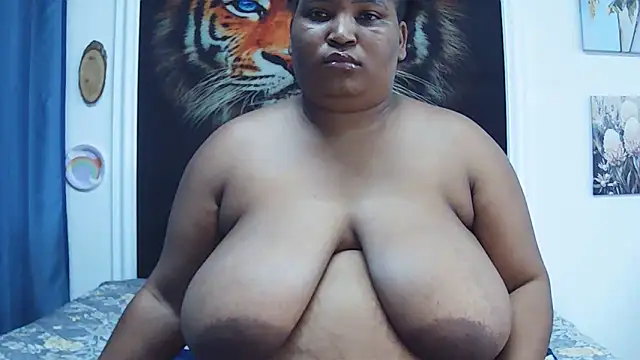 MassiveBoobsxxxx online show from 19, 2, 2026