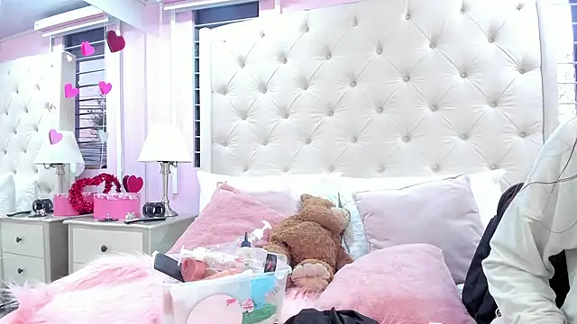 scarlett leblanc  online show from 4, 3, 2026