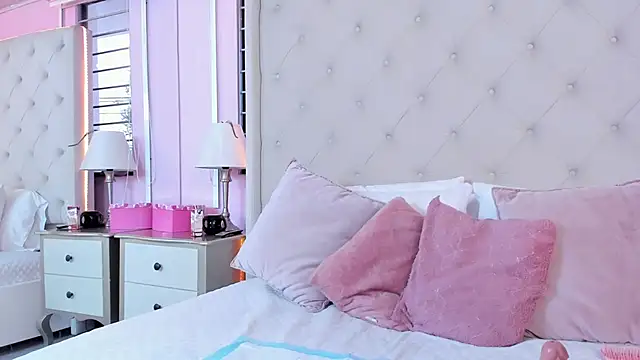 scarlett leblanc  online show from 5, 2, 2026