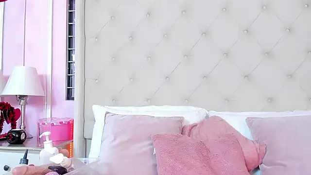 scarlett leblanc  online show from 23, 3, 2026