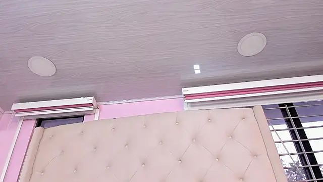 scarlett leblanc  online show from 13, 2, 2026