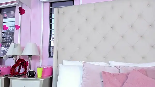 scarlett leblanc  online show from 25, 3, 2026