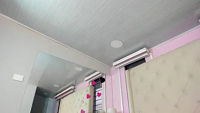 scarlett leblanc  online show from 19, 3, 2026