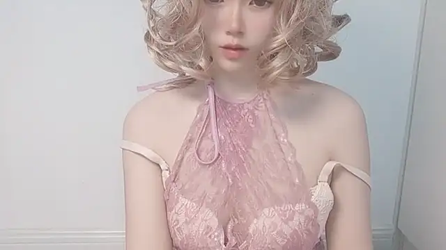 JuliaNoir online show from 9, 4, 2026