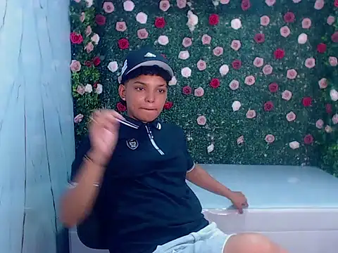 Snapshot of stormi_rouse18 chatting on 30, 10, 2025 stormi rouse18 online show from 30, 10, 2025