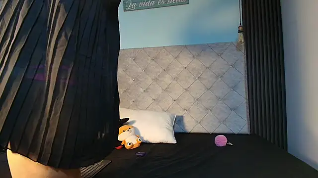 Snapshot of Liia_Leens chatting on 26, 11, 2025 Liia Leens online show from 26, 11, 2025