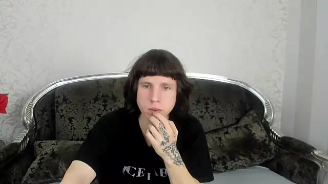 Snapshot of TommyCrown chatting on 31, 10, 2025 TommyCrown online show from 31, 10, 2025