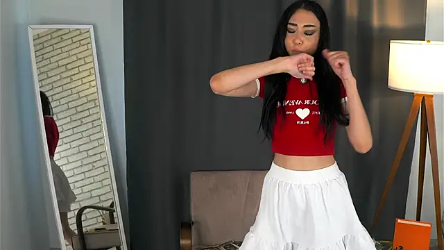 Snapshot of MaidaCalIe chatting on 31, 10, 2025 MaidaCalIe online show from 31, 10, 2025