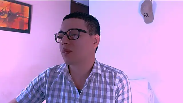 Snapshot of Daniel_De_la_rose chatting on 31, 10, 2025 Daniel De la rose online show from 31, 10, 2025