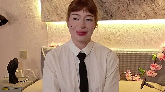 Nicolle moors online show from 19, 7, 2026