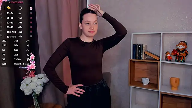 LaraeWernecke online show from 3, 11, 2025