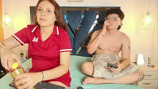 Zoe And Dylan  online show from 29, 3, 2026