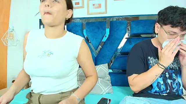 Zoe And Dylan  online show from 17, 12, 2025