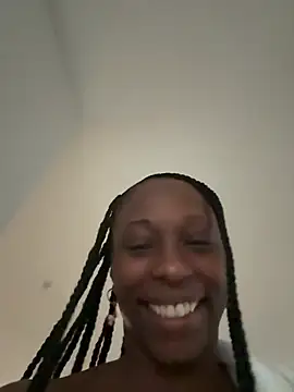 Snapshot of MadameMuse chatting on 11, 5, 2026 MadameMuse online show from 11, 5, 2026