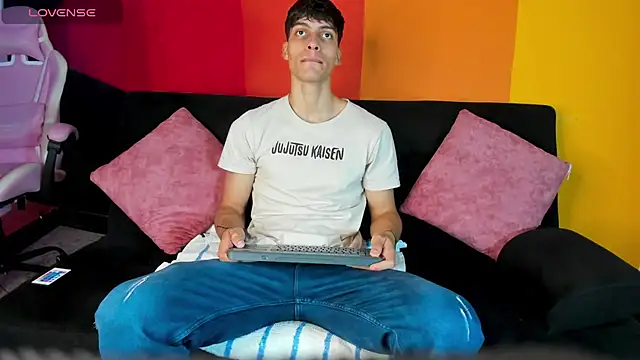 AlessioVitale online show from 2, 12, 2025