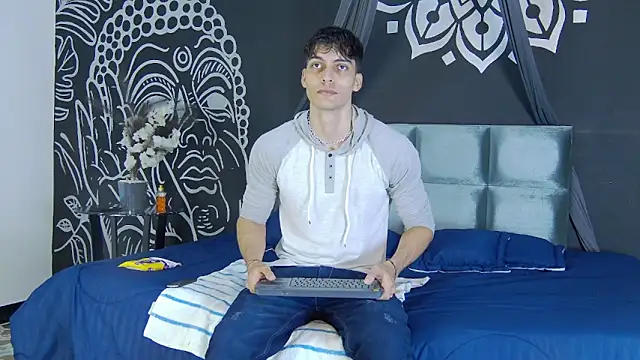 AlessioVitale online show from 15, 12, 2025