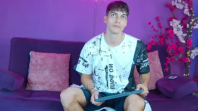 AlessioVitale online show from 25, 11, 2025