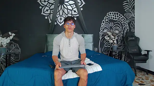 AlessioVitale online show from 6, 1, 2026