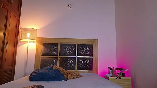 dark angell77 online show from 2, 12, 2025