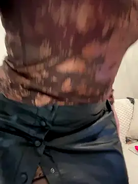 HotLdyllic online show from 21, 12, 2025