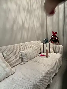 HotLdyllic online show from 19, 12, 2025