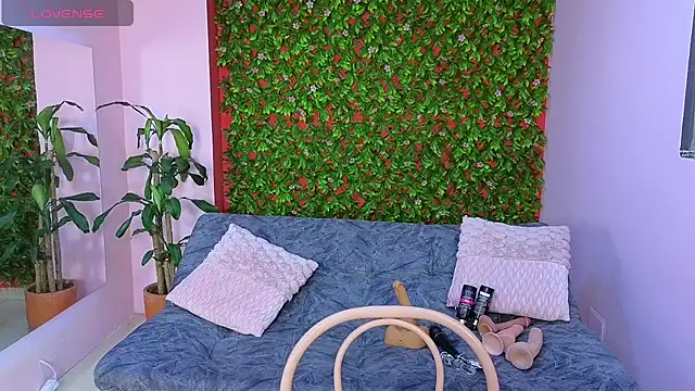 malen fitnessmilf online show from 5, 4, 2026