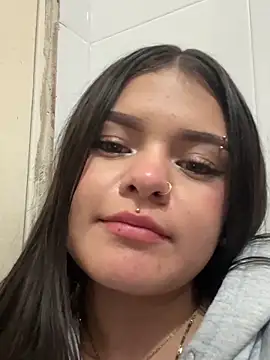 Snapshot of Camila_Duarte_ chatting on 5, 11, 2025 Camila Duarte online show from 5, 11, 2025