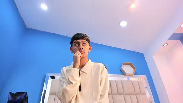 zoe and prometeo online show from 4, 11, 2025