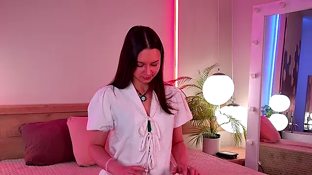 Snapshot of _AlinaHot_ chatting on 5, 11, 2025 AlinaHot online show from 5, 11, 2025