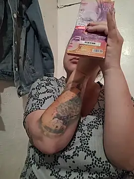 CurvyNoir online show from 27, 4, 2026