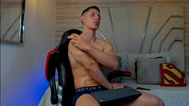 MAXTHOMSON online show from 3, 12, 2025