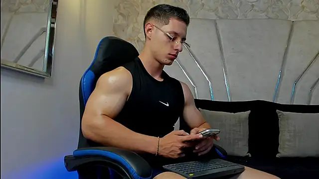 Snapshot of MAXTHOMSON chatting on 29, 5, 2026 MAXTHOMSON online show from 29, 5, 2026