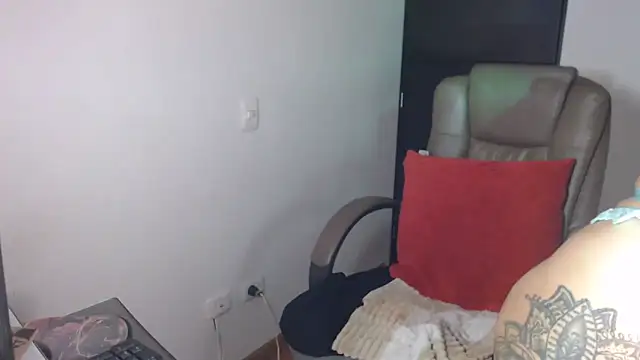 kristelltender1 online show from 18, 3, 2026