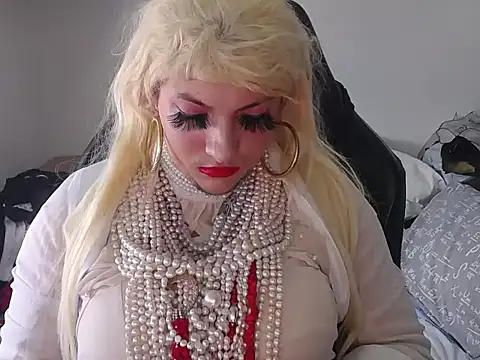 VanesaCrossic online show from 9, 4, 2026