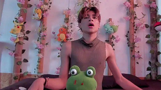 Snapshot of Leo_Glow chatting on 30, 11, 2025 Leo Glow online show from 30, 11, 2025