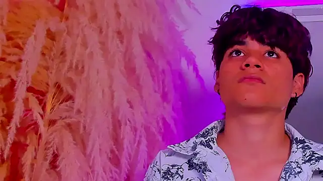 Leo Glow online show from 13, 2, 2026