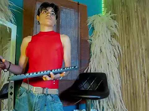 Leo Glow online show from 18, 12, 2025