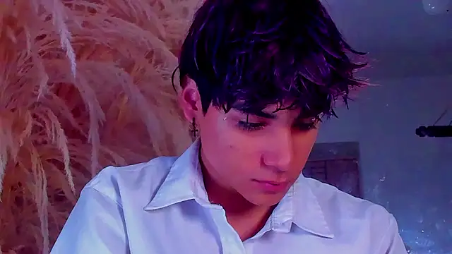 Leo Glow online show from 12, 2, 2026