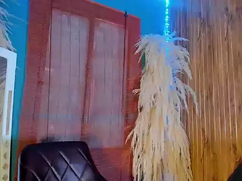 Leo Glow online show from 20, 12, 2025