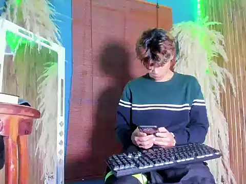 Leo Glow online show from 21, 12, 2025