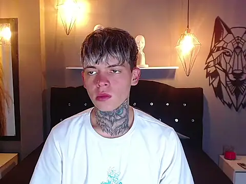 Snapshot of frankboyx chatting on 4, 11, 2025 frankboyx online show from 4, 11, 2025