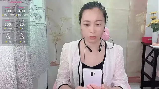 Lingling-Baby520 online show from 12, 4, 2026